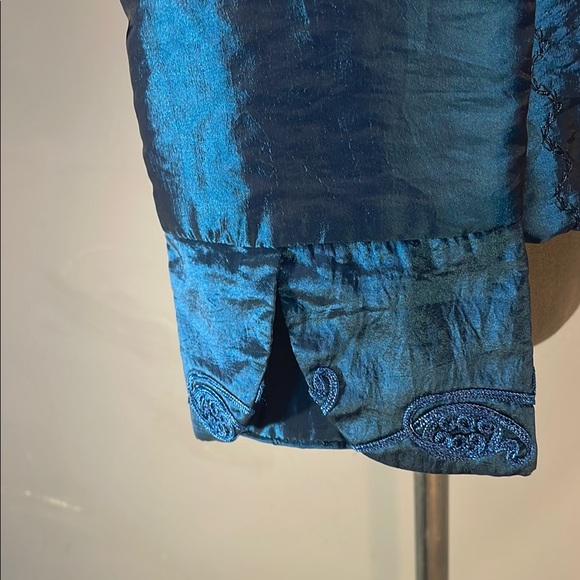 Elegant beautiful Blue ornate blazer with light shoulder pads - similar to US 12 - Picture 6 of 17